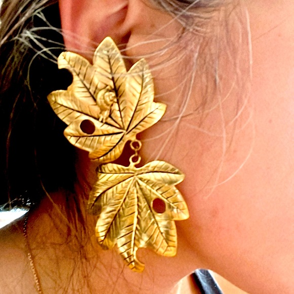 Massive Vintage Isabel Canovas Leaves and Snails Earrings - Picture 3 of 6